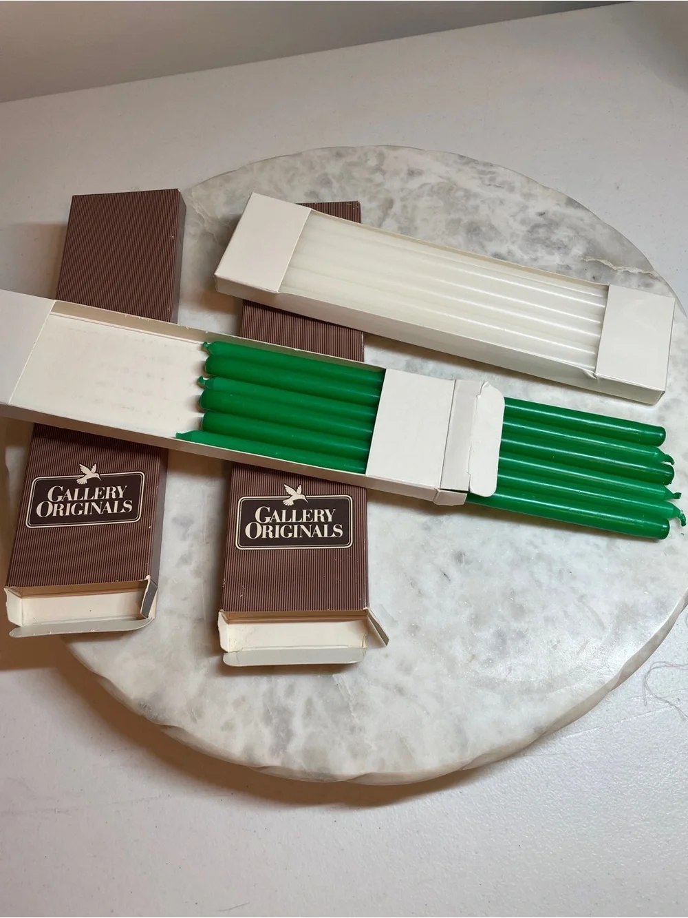 Vintage NIB Avon Gallery Originals SLIM Taper Candles - Green & White - 2 6pk